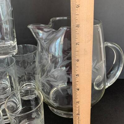 LOT Vintage Beverage Set: Pitcher, Beverage & Juice