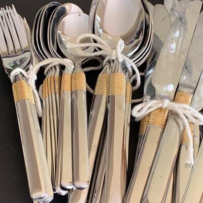 LOT 44R: Mikasa & Hampton Flatware, Table Linens, Water/Wine Glasses & More