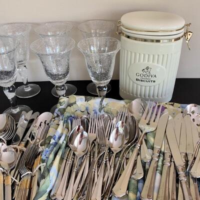 LOT 44R: Mikasa & Hampton Flatware, Table Linens, Water/Wine Glasses & More
