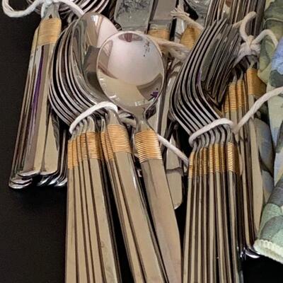 LOT 44R: Mikasa & Hampton Flatware, Table Linens, Water/Wine Glasses & More