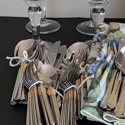 LOT 44R: Mikasa & Hampton Flatware, Table Linens, Water/Wine Glasses & More