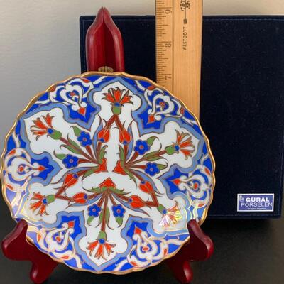 LOT 47R: Gural Porselen Decorative Plate & Imperia Prestige De Limoges Porcelaine Courting Couple