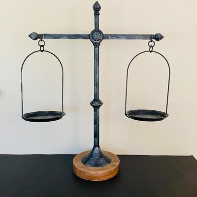 LOT 48R: Scroll Metal Wall Decor & Large Metal Justice Scale Decor