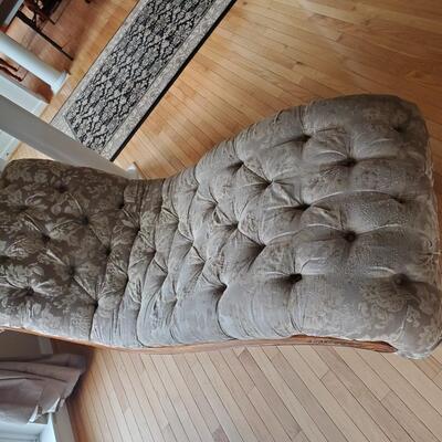 LOT 51G: Chaise Lounge w/Wood Accents and Button Tufting, Needs Reupholstering