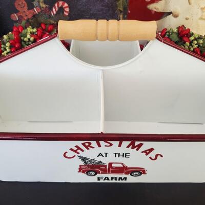 LOT 75G: Christmas Time Table-Decorations
