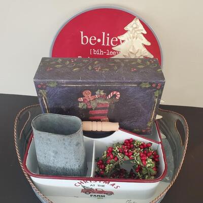 LOT 75G: Christmas Time Table-Decorations