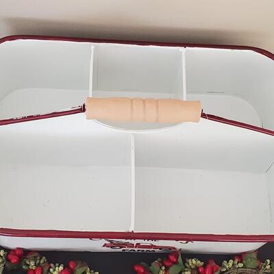LOT 75G: Christmas Time Table-Decorations