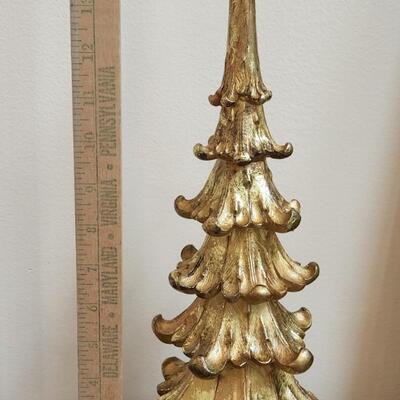 LOT 90RP: Collection of Six Elegant Holiday Decor Pieces