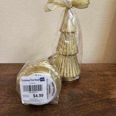LOT 90RP: Collection of Six Elegant Holiday Decor Pieces