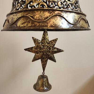 LOT 90RP: Collection of Six Elegant Holiday Decor Pieces