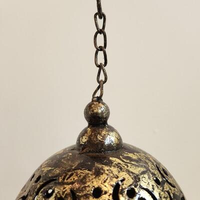LOT 90RP: Collection of Six Elegant Holiday Decor Pieces