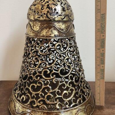 LOT 90RP: Collection of Six Elegant Holiday Decor Pieces