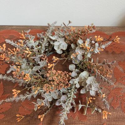 LOT 93RP: Seven Piece Country Style Fall/Halloween Decor Collection