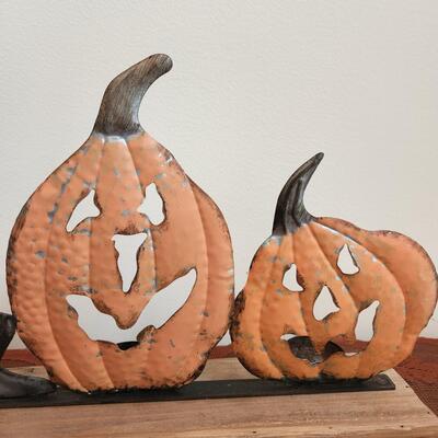 LOT 93RP: Seven Piece Country Style Fall/Halloween Decor Collection
