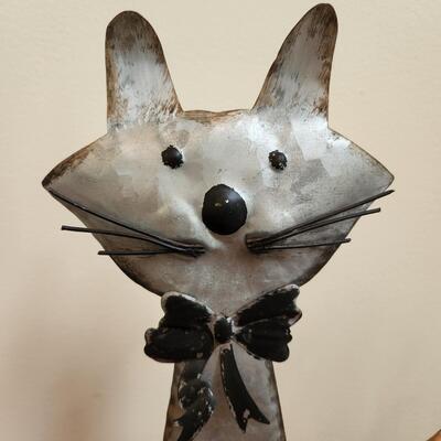 LOT 93RP: Seven Piece Country Style Fall/Halloween Decor Collection