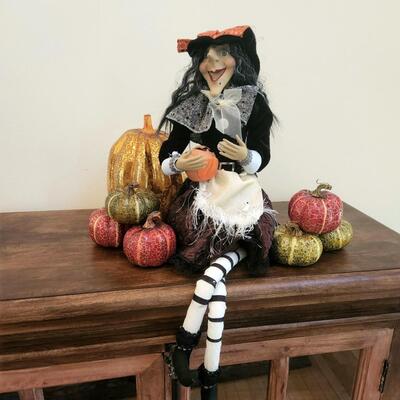 LOT 94RP: Eight Whimsical Fall/Halloween Holiday Decor Items