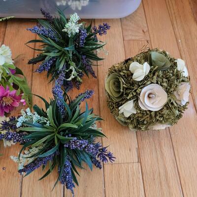 LOT 97RP: Huge Lot of Decorative Floral Stems & More