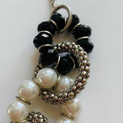 LOT 110R: Silver Tone Beaded & Faux Pearl Chain Necklace with Beaded Stretch Braclets