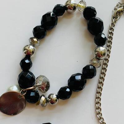 LOT 110R: Silver Tone Beaded & Faux Pearl Chain Necklace with Beaded Stretch Braclets