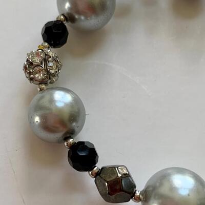 LOT 112R: Trifari Brooch & Beaded & Faux Pearl  Stretch Bracelet