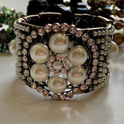 LOT 115R: Collection of 4 Fashion Bracelets: Faux Pearls, Beaded, Cuff and Stretch