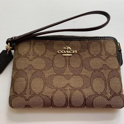 LOT J00116: Coach Small Wristlet Purse Signature C Print  Brown