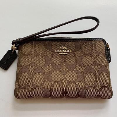 LOT J00116: Coach Small Wristlet Purse Signature C Print  Brown