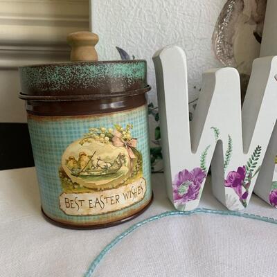 LOT 118R:  Spring Home Decor