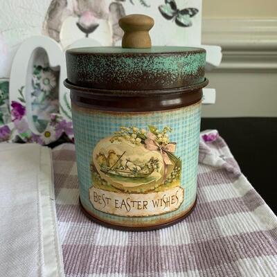 LOT 118R:  Spring Home Decor