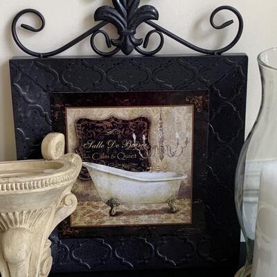 LOT 122R: Home Decor: Wall Pocket/Sconce, Floral Accent Mirror & More
