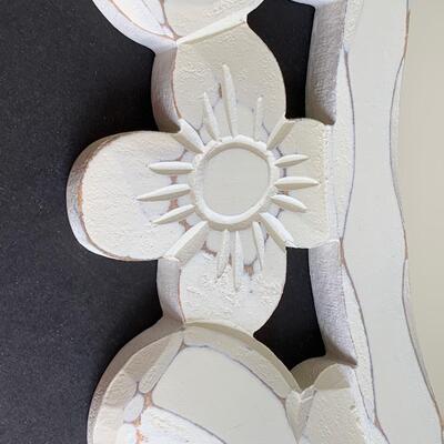 LOT 122R: Home Decor: Wall Pocket/Sconce, Floral Accent Mirror & More