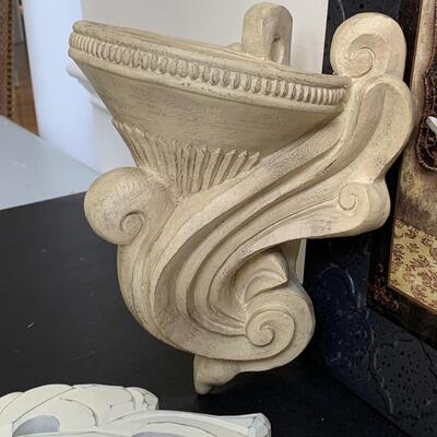 LOT 122R: Home Decor: Wall Pocket/Sconce, Floral Accent Mirror & More