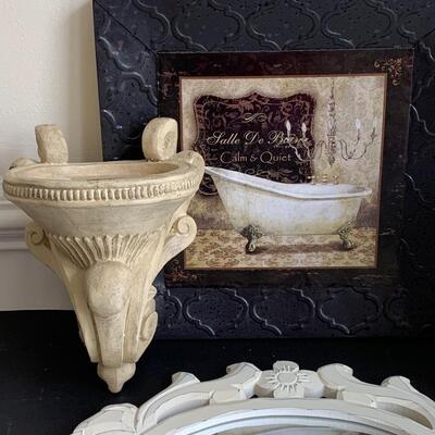 LOT 122R: Home Decor: Wall Pocket/Sconce, Floral Accent Mirror & More
