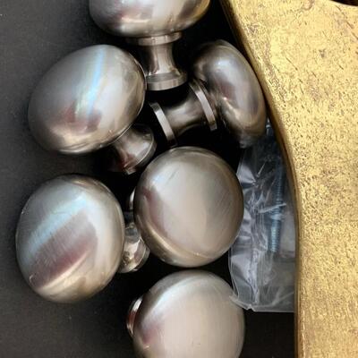 LOT 123: Cabinet Hardware: Silver Knobs, Curtain Brackets & Drapery Finials