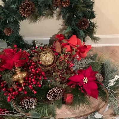 LOT 125R: Holiday Wreaths, Garland, Decor, Berries, Ornaments & More