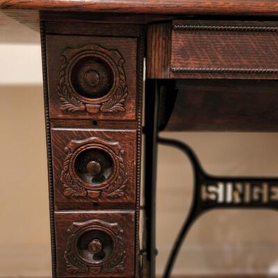 LOT 137RP: Antique Oak Cabinet Singer Sewing Treadle Machine