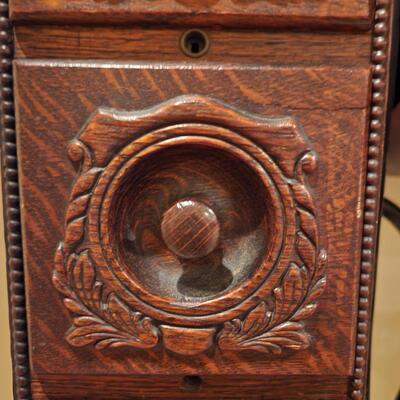 LOT 137RP: Antique Oak Cabinet Singer Sewing Treadle Machine