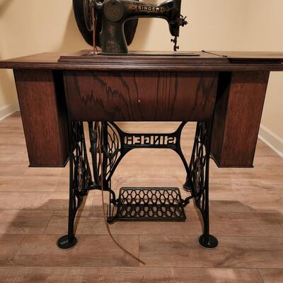 LOT 137RP: Antique Oak Cabinet Singer Sewing Treadle Machine