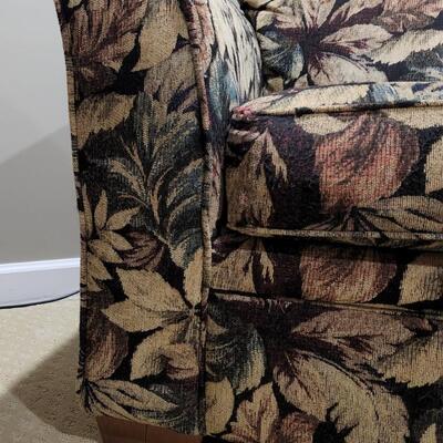 LOT 139RP: Leaf Pattern Loveseat Pull-Out Twin Bed