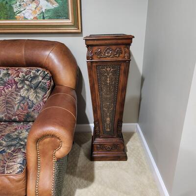 LOT 141RP: Faux Metal Inlay Accent Pedestal