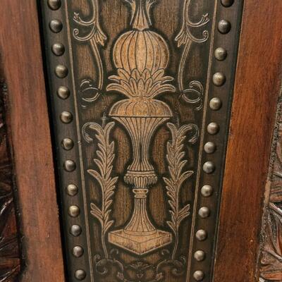 LOT 141RP: Faux Metal Inlay Accent Pedestal