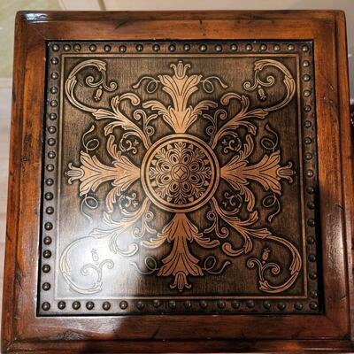 LOT 141RP: Faux Metal Inlay Accent Pedestal