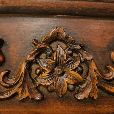 LOT 141RP: Faux Metal Inlay Accent Pedestal