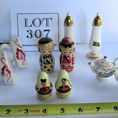 Lot of Older Salt and Peppers