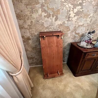 Walnut Vintage diding table with 2 leaves