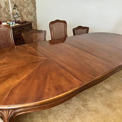 Walnut Vintage diding table with 2 leaves