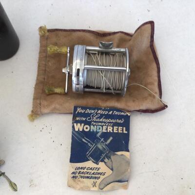 5426 Vintage Fishing Tackle Lot with Reels