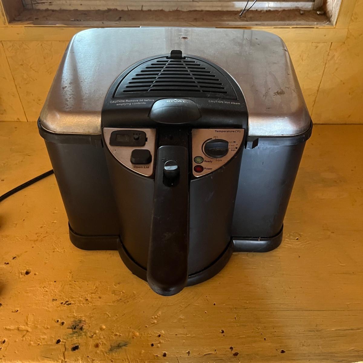 Rival & Presto Deep Fryer (OB1MG)