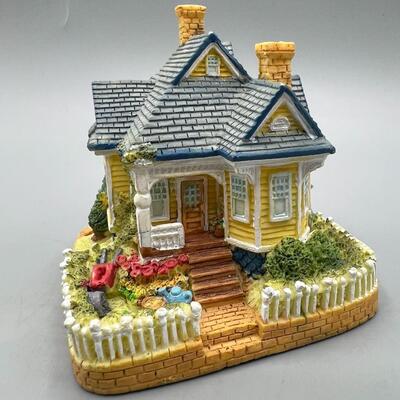 Retro Handy Andy Malloy's House International Resourcing Services House Resin Model Figurine