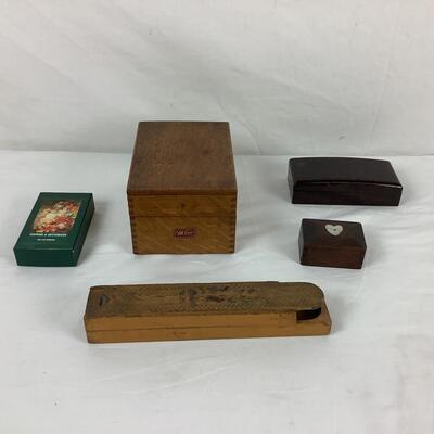 Lot. 5411. Lot of Vintage Wooden Boxes
